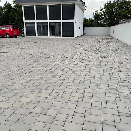Moderny Novy Byt S Bezplatnym Parkovanim V Objekte, Self-Checking Bratislava Exterior photo